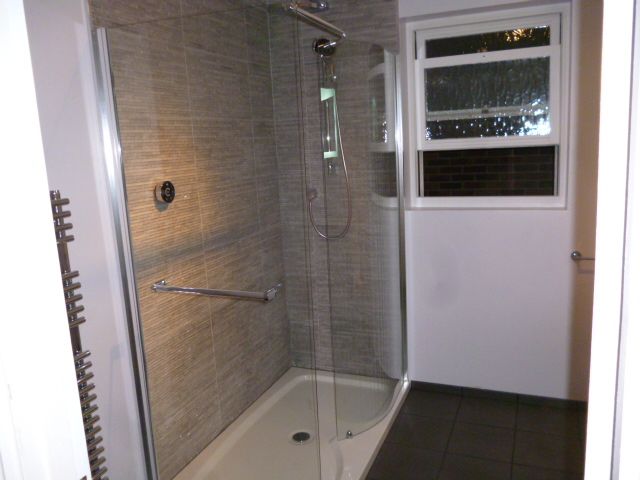 Luxury shower enclosure &ndash; slate and glass